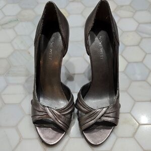 Nine West Silver Peep-Toe Heels Size 6